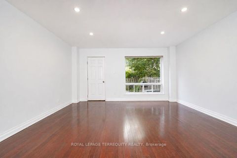 Photo 12 at 7 - 91 Rameau Drive, Hillcrest Village, Toronto