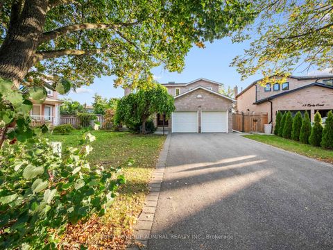 Photo 1 at 11 Espby Court, Westbrook, Richmond Hill