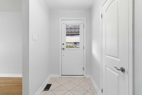 Photo 3 at 122 Wyndale Drive, Maple Leaf, Toronto