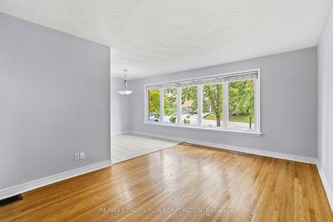 Photo 5 at 122 Wyndale Drive, Maple Leaf, Toronto