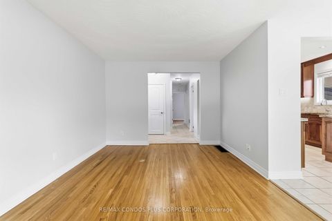 Photo 6 at 122 Wyndale Drive, Maple Leaf, Toronto