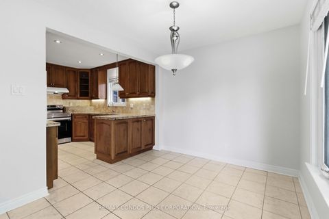 Photo 12 at 122 Wyndale Drive, Maple Leaf, Toronto