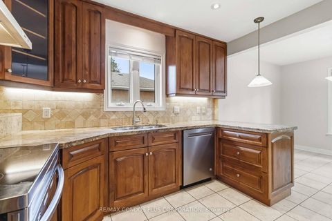 Photo 16 at 122 Wyndale Drive, Maple Leaf, Toronto