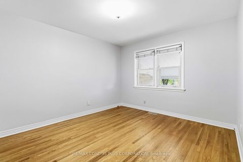 Photo 18 at 122 Wyndale Drive, Maple Leaf, Toronto