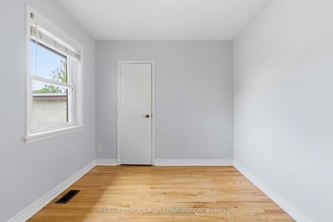 Photo 21 at 122 Wyndale Drive, Maple Leaf, Toronto
