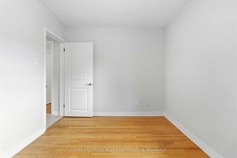Photo 23 at 122 Wyndale Drive, Maple Leaf, Toronto