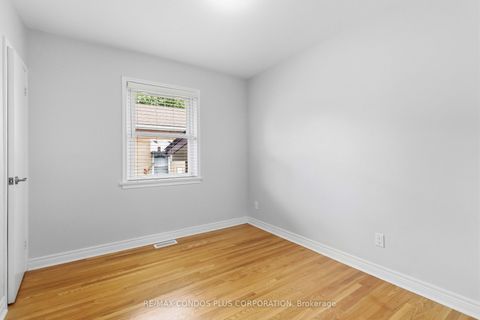 Photo 24 at 122 Wyndale Drive, Maple Leaf, Toronto