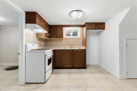 Photo 33 at 122 Wyndale Drive, Maple Leaf, Toronto