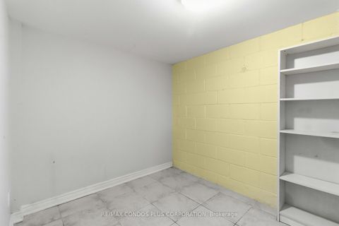 Photo 37 at 122 Wyndale Drive, Maple Leaf, Toronto