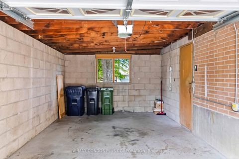 Photo 39 at 122 Wyndale Drive, Maple Leaf, Toronto