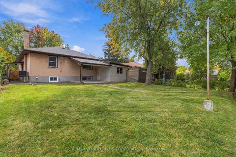 Photo 41 at 122 Wyndale Drive, Maple Leaf, Toronto