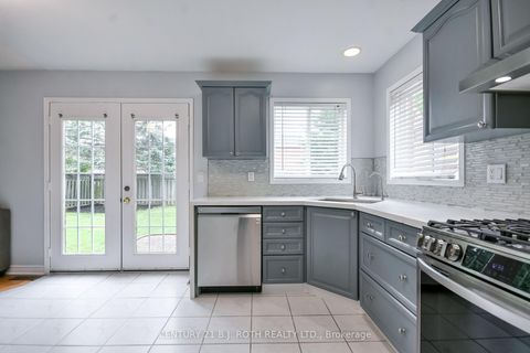 Photo 3 at 17 CROMPTON Drive, Little Lake, Barrie