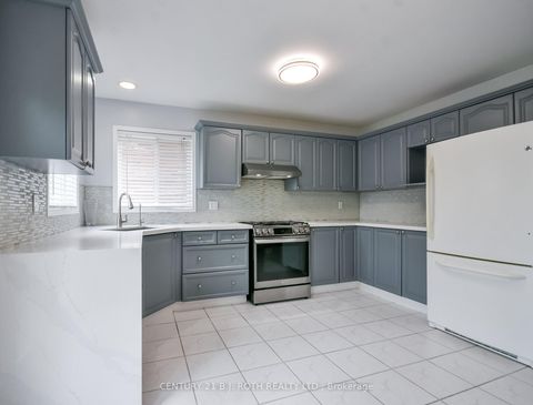 Photo 4 at 17 CROMPTON Drive, Little Lake, Barrie