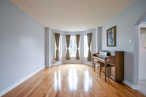 Photo 7 at 17 CROMPTON Drive, Little Lake, Barrie