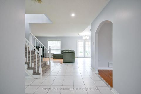 Photo 9 at 17 CROMPTON Drive, Little Lake, Barrie