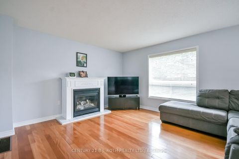 Photo 12 at 17 CROMPTON Drive, Little Lake, Barrie