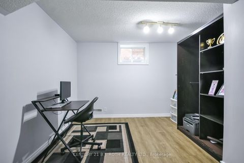Photo 31 at 17 CROMPTON Drive, Little Lake, Barrie