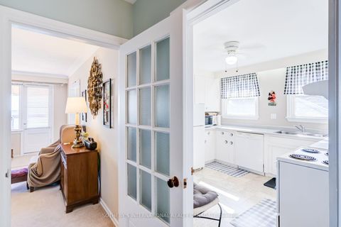 Photo 10 at 407 Lake Promenade, Long Branch, Toronto