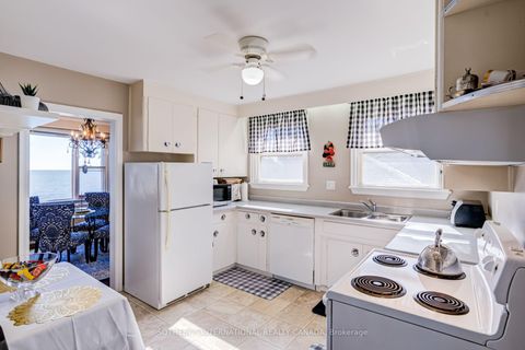 Photo 11 at 407 Lake Promenade, Long Branch, Toronto