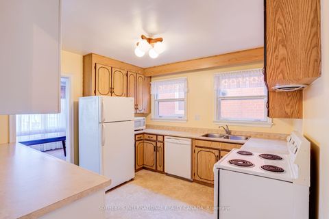Photo 27 at 407 Lake Promenade, Long Branch, Toronto