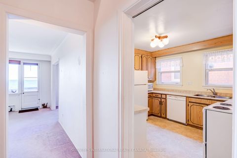 Photo 28 at 407 Lake Promenade, Long Branch, Toronto