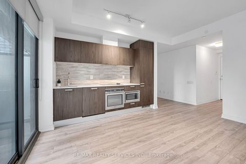 Photo 10 at 711 - 50 Charles Street E, Yonge Corridor, Toronto