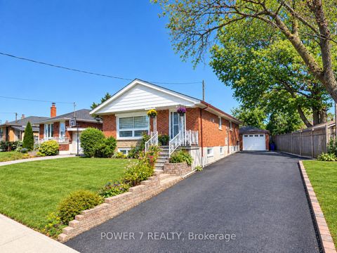 Photo 1 at 3 Brantwood Drive, Woburn, Toronto