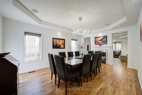 Photo 9 at 14 Giordano Way, Patterson, Vaughan