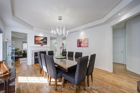 Photo 11 at 14 Giordano Way, Patterson, Vaughan