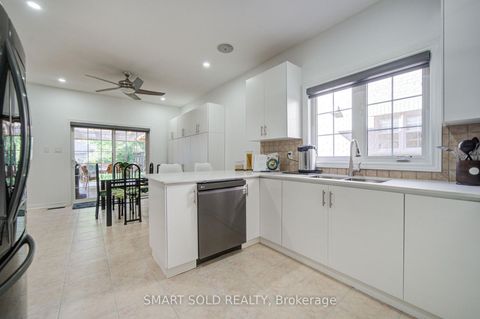 Photo 12 at 14 Giordano Way, Patterson, Vaughan