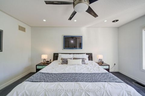 Photo 24 at 14 Giordano Way, Patterson, Vaughan