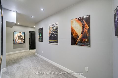 Photo 36 at 14 Giordano Way, Patterson, Vaughan