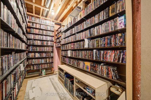 Photo 42 at 14 Giordano Way, Patterson, Vaughan