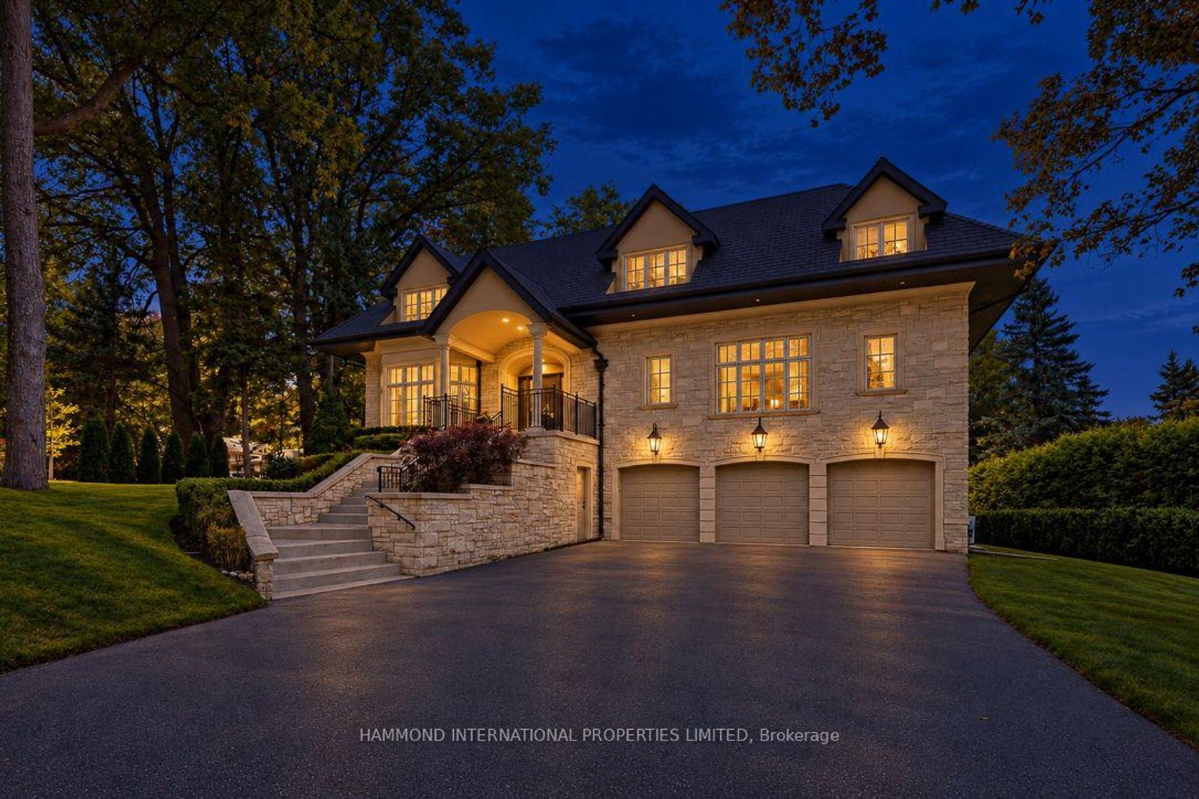 8 Country Club Drive, Humber Valley, Toronto 