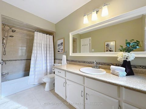 Photo 13 at 58 Danjohn Crescent, Agincourt North, Toronto