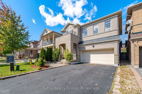 Photo 2 at 14 Daiseyfield Crescent, Vellore Village, Vaughan