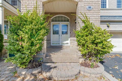 Photo 3 at 14 Daiseyfield Crescent, Vellore Village, Vaughan