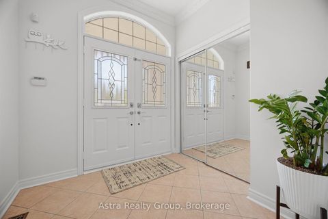 Photo 4 at 14 Daiseyfield Crescent, Vellore Village, Vaughan