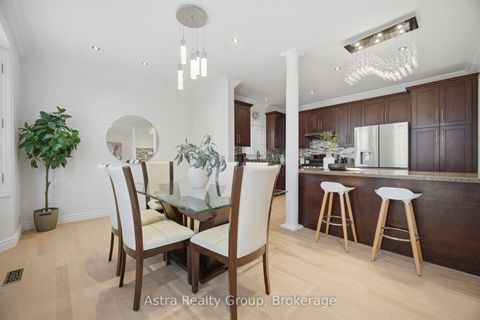 Photo 12 at 14 Daiseyfield Crescent, Vellore Village, Vaughan