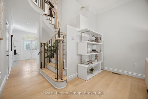 Photo 18 at 14 Daiseyfield Crescent, Vellore Village, Vaughan