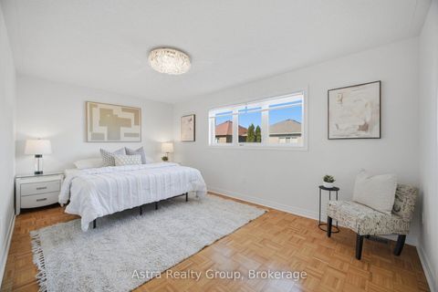 Photo 20 at 14 Daiseyfield Crescent, Vellore Village, Vaughan