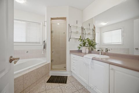 Photo 21 at 14 Daiseyfield Crescent, Vellore Village, Vaughan