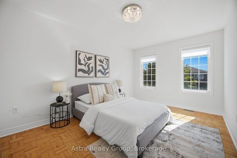 Photo 24 at 14 Daiseyfield Crescent, Vellore Village, Vaughan