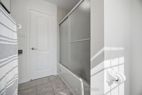 Photo 29 at 14 Daiseyfield Crescent, Vellore Village, Vaughan