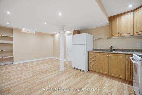 Photo 33 at 14 Daiseyfield Crescent, Vellore Village, Vaughan