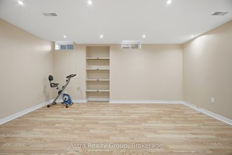 Photo 35 at 14 Daiseyfield Crescent, Vellore Village, Vaughan