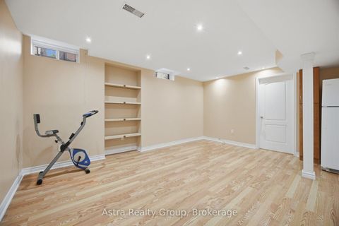 Photo 36 at 14 Daiseyfield Crescent, Vellore Village, Vaughan