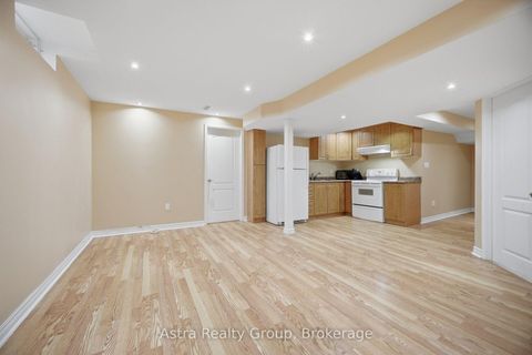 Photo 38 at 14 Daiseyfield Crescent, Vellore Village, Vaughan