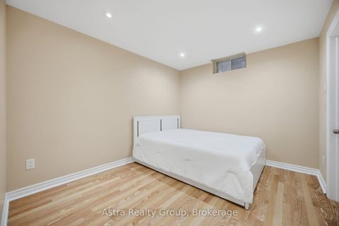 Photo 39 at 14 Daiseyfield Crescent, Vellore Village, Vaughan