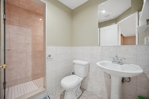 Photo 40 at 14 Daiseyfield Crescent, Vellore Village, Vaughan